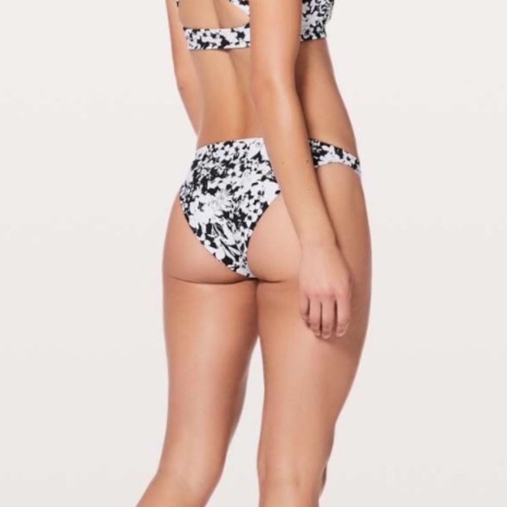 SOLD ON M Lululemon swim bottoms - Picture 3 of 8